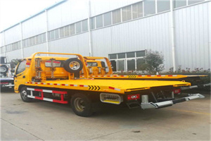 云溪附近拖车救援搭电