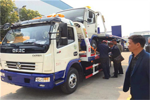 云溪汽车道路救援拖车价格